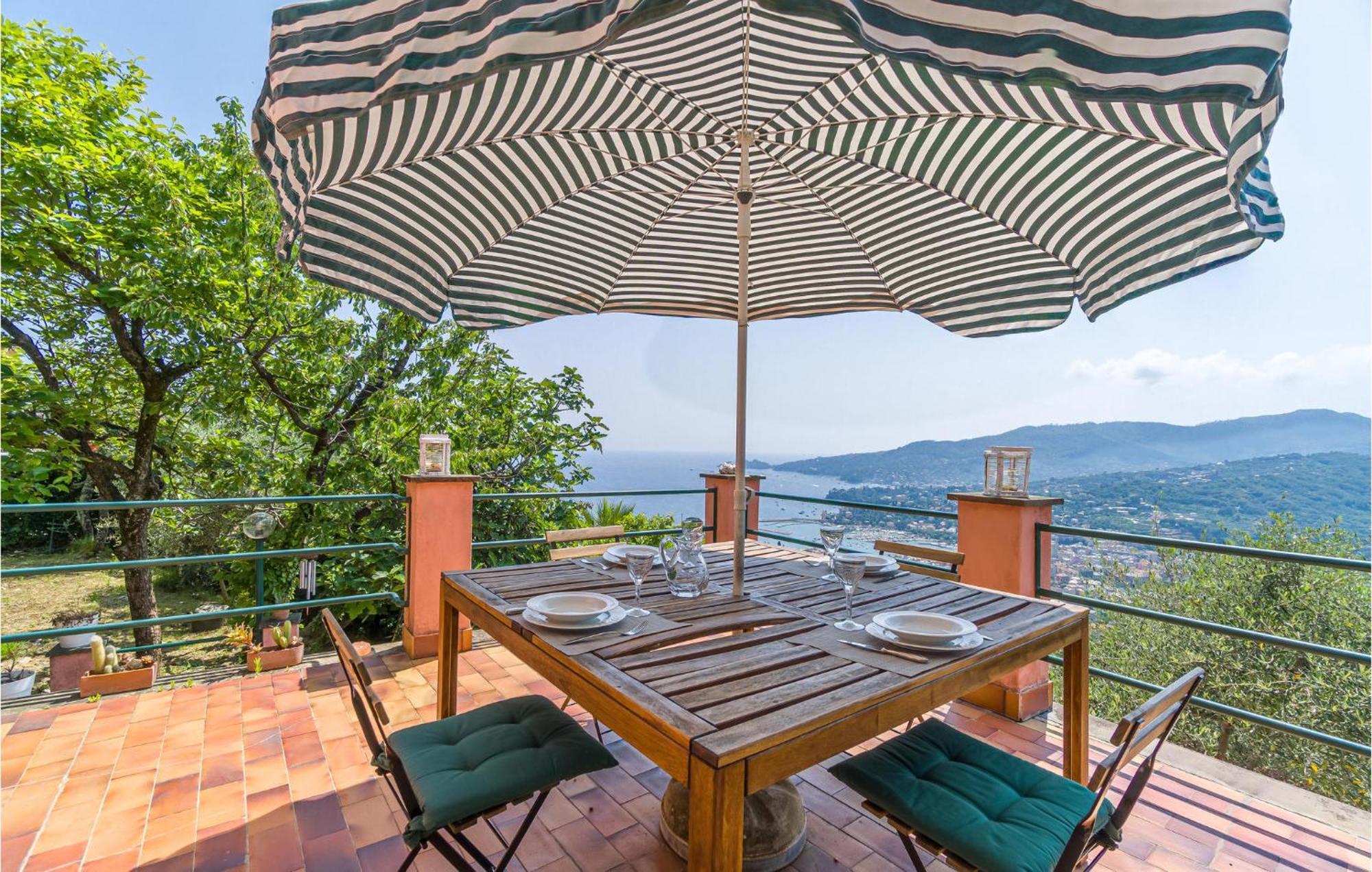 3 Bedroom Beautiful In Rapallo